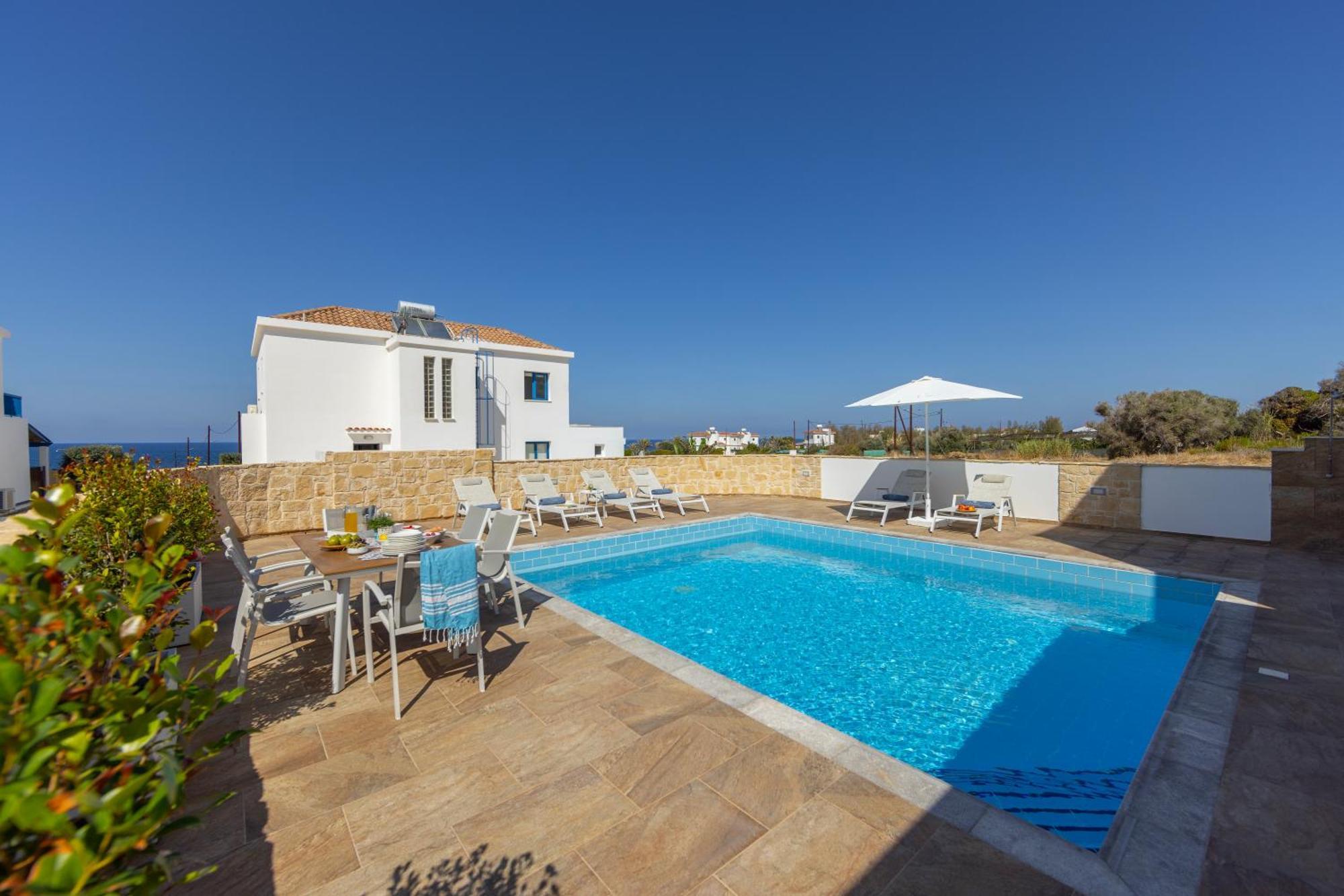 Diana Seaside Villas Pomos Ngoại thất bức ảnh