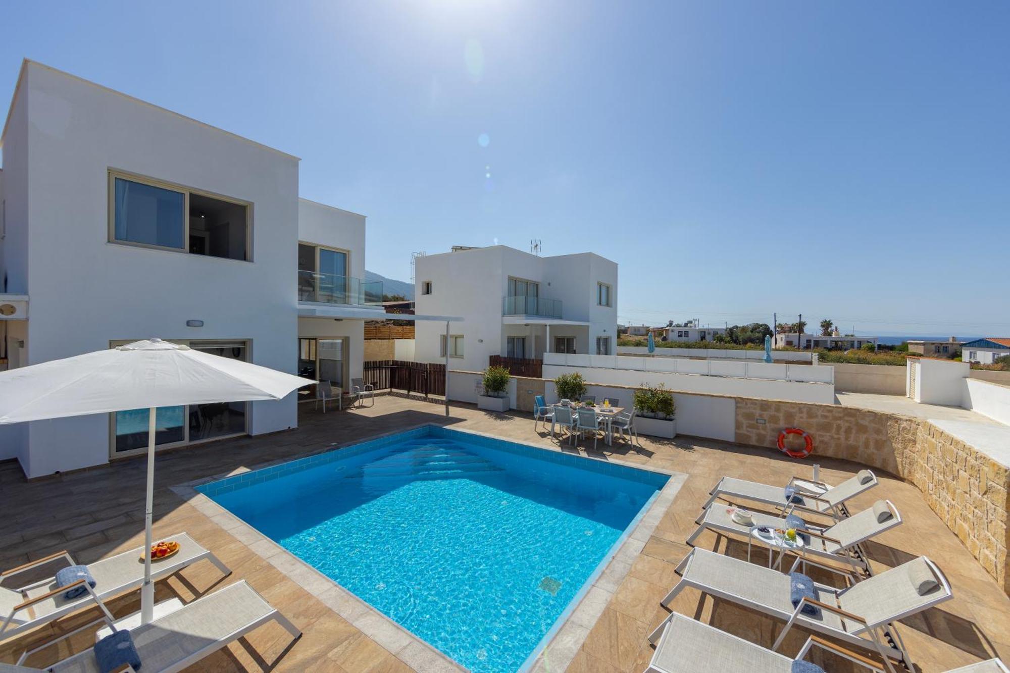 Diana Seaside Villas Pomos Ngoại thất bức ảnh