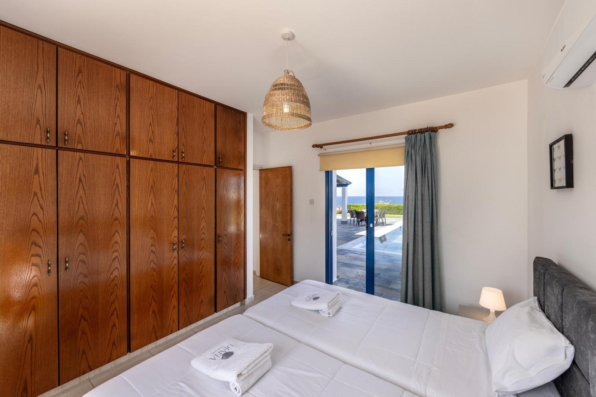 Diana Seaside Villas Pomos Ngoại thất bức ảnh