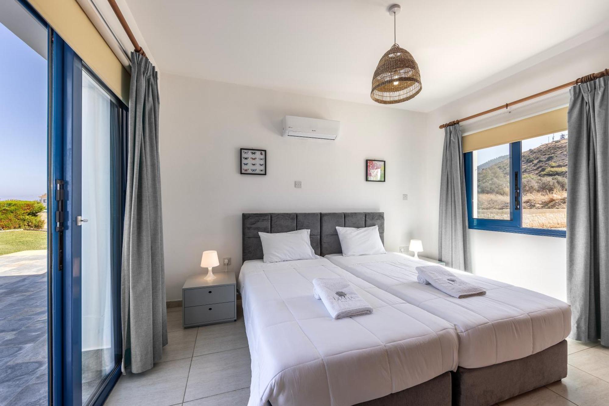 Diana Seaside Villas Pomos Ngoại thất bức ảnh